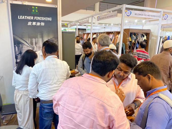 Alışveriş Alanı PSAF Ücretsiz Su Dayanıklı Kumaş Deri Mobilya Koruyucu Mobilya Bakımı Su Dayanıklı Sprey 25